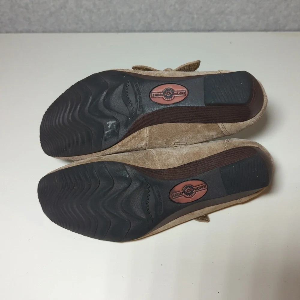 Earth Spirit Womens Suede Mary Jane Wedge‎ Flower Detail Shoes